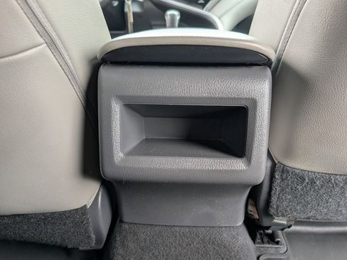 Used 2018 Toyota Camry SE FWD image 7