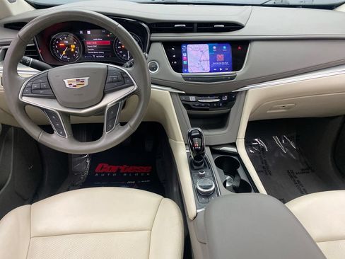 Used 2022 Cadillac XT5 Premium Luxury w/ Technology Package AWD/4WD image 15