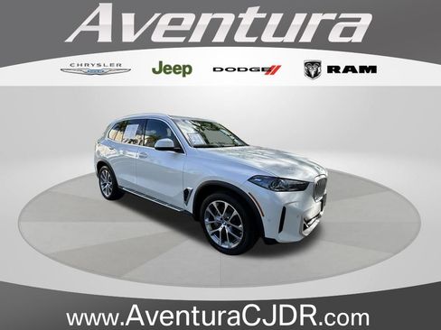 Used 2025 BMW X5 xDrive40i AWD/4WD image 1