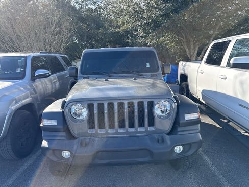 Used 2021 Jeep Wrangler Sport S image 2