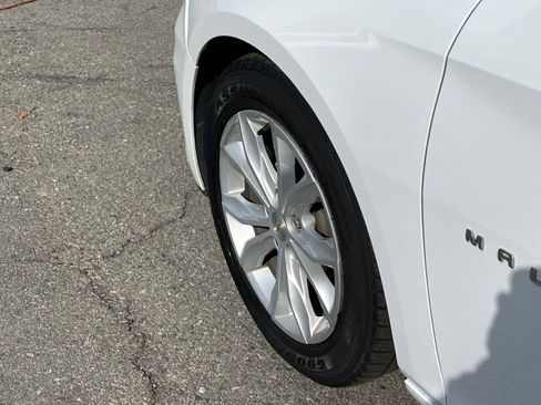 Used 2024 Chevrolet Malibu LT image 32