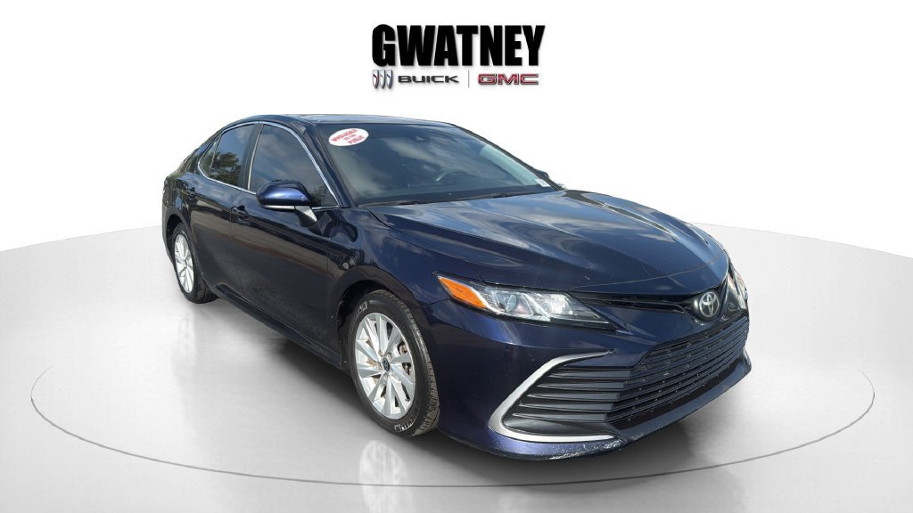 Used 2021 Toyota Camry LE FWD image 3