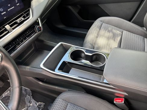 Used 2025 Chevrolet Equinox LT FWD image 41