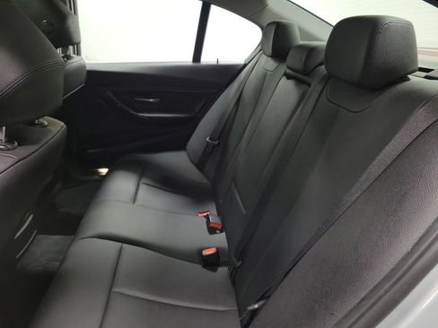 Used 2016 BMW 320i xDrive Sedan AWD/4WD image 32