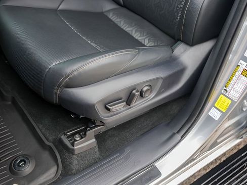 Used 2024 Toyota Tacoma Limited w/ Limited Package (LT) AWD/4WD image 11