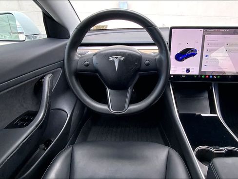 Used 2020 Tesla Model 3 Standard Range Plus RWD image 14