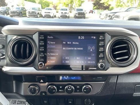 Certified 2021 Toyota Tacoma SR5 AWD/4WD image 17