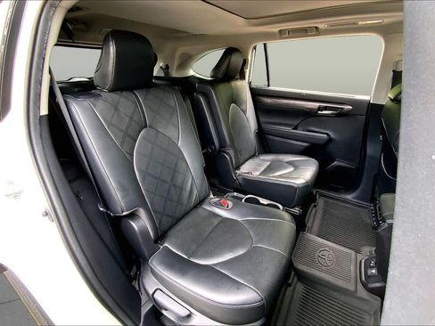 Used 2021 Toyota Highlander Platinum AWD/4WD image 20