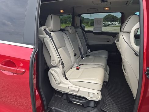 Used 2025 Honda Odyssey Touring image 21