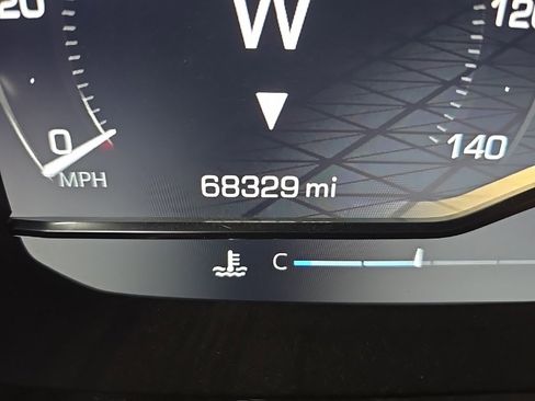 Used 2023 GMC Yukon Denali Ultimate image 10