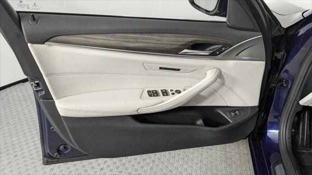 Used 2018 BMW 540i w/ Premium Package RWD image 10