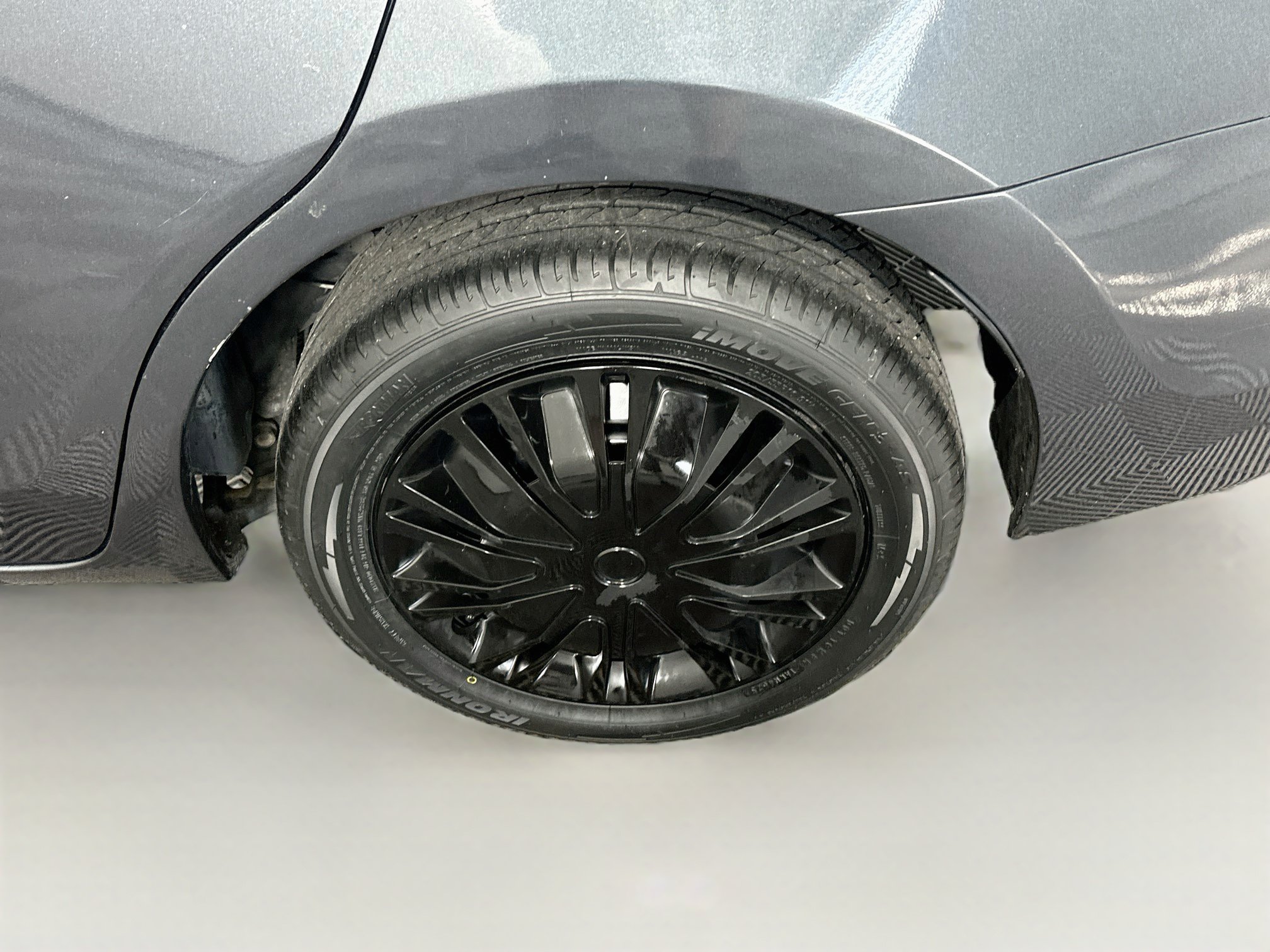 Used 2014 Toyota Corolla LE FWD image 11
