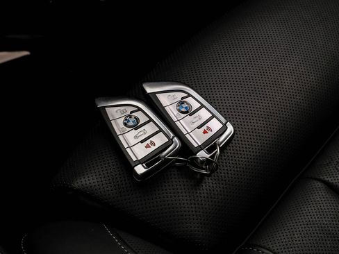 Used 2021 BMW X7 M50i w/ Dynamic Handling Package AWD/4WD image 66