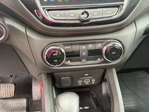 Certified 2023 Chevrolet TrailBlazer RS w/ Sun and Liftgate Package AWD/4WD image 23