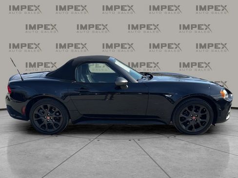 Used 2017 FIAT 124 Spider Abarth image 6