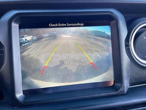 Used 2019 Jeep Wrangler Unlimited Sahara w/ Advanced Safety Group image 19