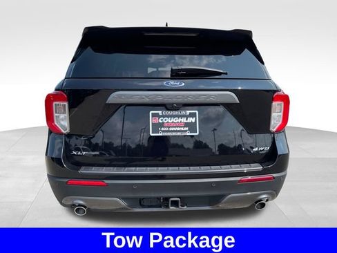 Used 2024 Ford Explorer XLT w/ Equipment Group 202A AWD/4WD image 4