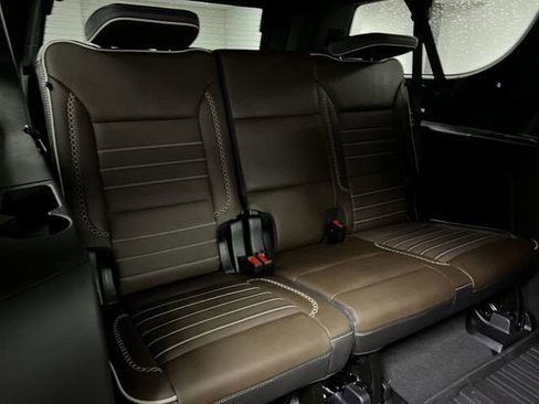 Certified 2025 GMC Yukon XL Denali Ultimate AWD/4WD image 28