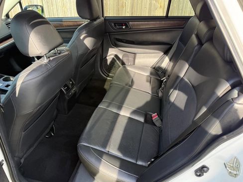 Used 2016 Subaru Outback 3.6R Limited image 16