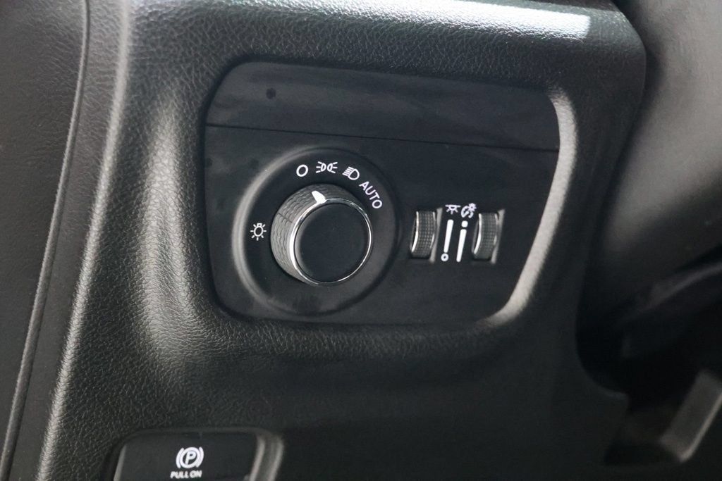 Used 2023 Jeep Grand Cherokee L Laredo AWD/4WD image 20
