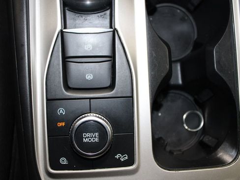 Used 2023 Ford Explorer XLT AWD/4WD image 29