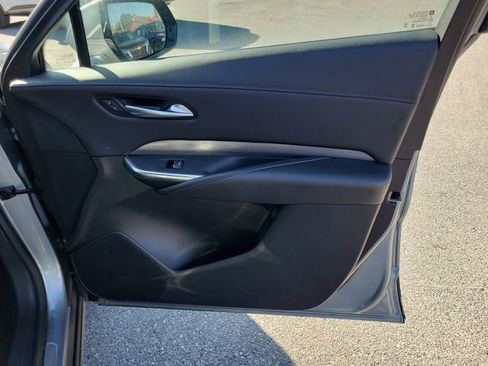 Used 2024 Cadillac XT4 Premium Luxury image 38