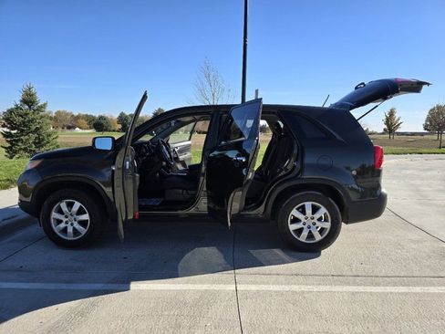 Used 2011 Kia Sorento LX image 22