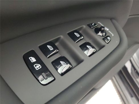 Certified 2026 Volvo XC90 B6 Plus AWD/4WD image 17