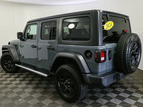 Used 2024 Jeep Wrangler Unlimited Sport AWD/4WD image 9