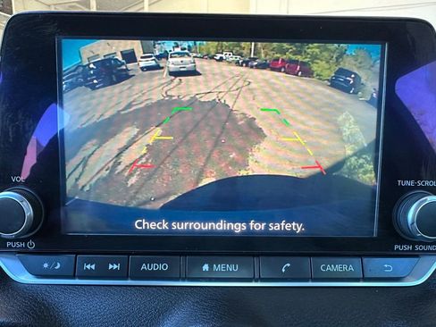 Used 2020 Nissan Sentra SV FWD image 5