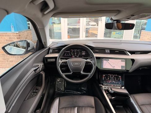 Used 2022 Audi e-tron Premium w/ Towing Package AWD/4WD image 36