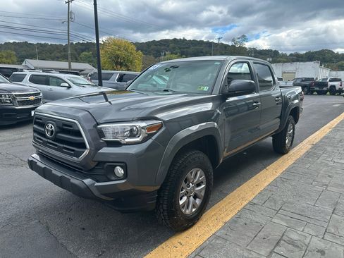 Used 2016 Toyota Tacoma SR5 image 4