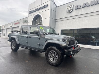 Used 2024 Jeep Gladiator Sport