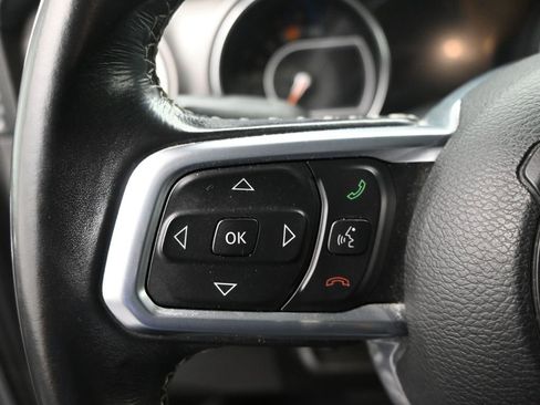 Used 2019 Jeep Wrangler Unlimited Sahara AWD/4WD image 16