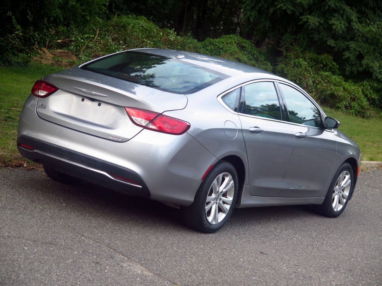 Used 2015 Chrysler 200 Limited w/ Convenience Group FWD image 33