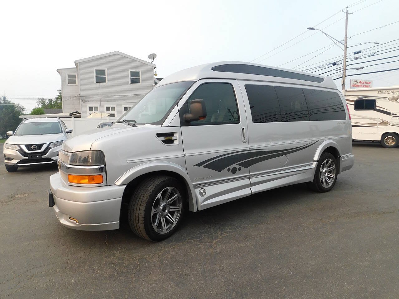 Used 2016 Chevrolet Express 2500 RWD image 4