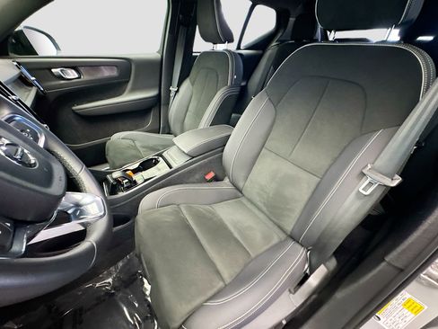 Used 2023 Volvo XC40 Recharge Plus w/ Protection Package Premier image 12