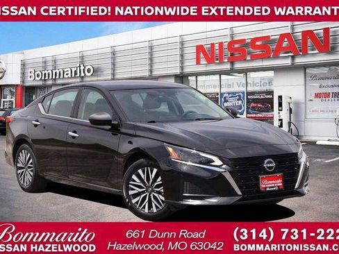 Used 2024 Nissan Altima 2.5 SV FWD image 1