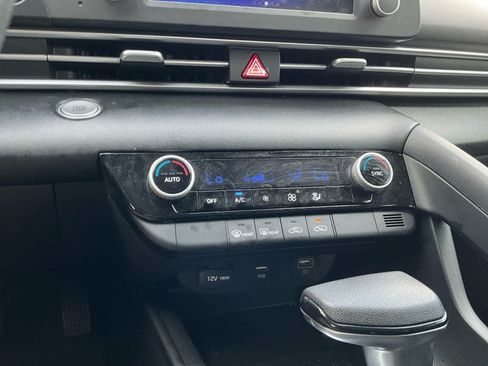 Used 2021 Hyundai Elantra SEL FWD image 15