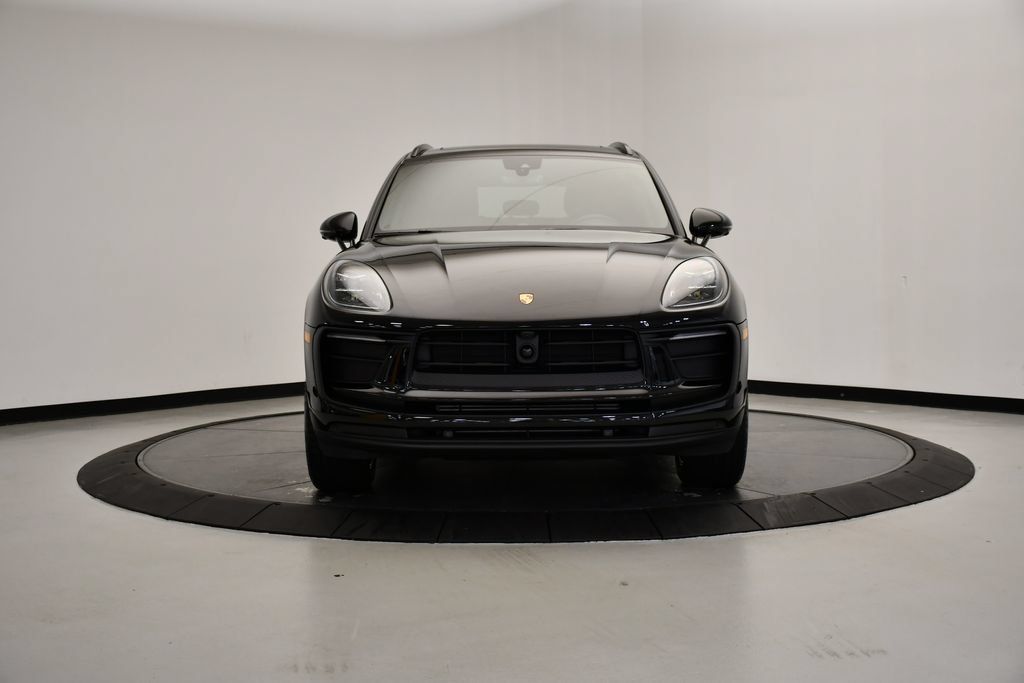 Certified 2026 Porsche Macan AWD/4WD image 10
