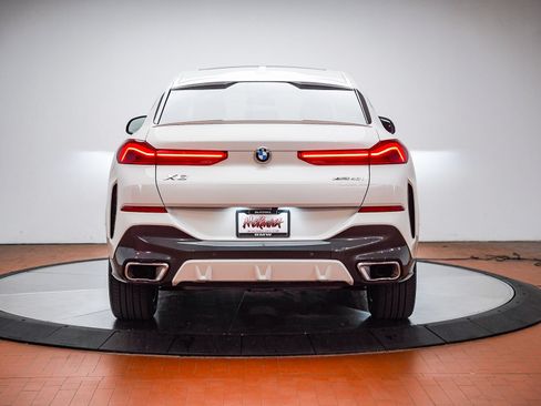 Certified 2024 BMW X6 xDrive40i w/ Premium Package AWD/4WD image 3