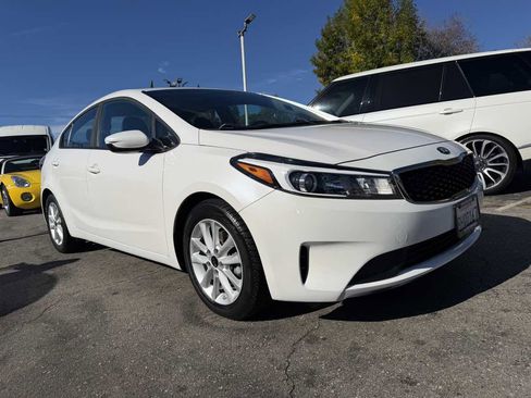 Used 2017 Kia Forte LX w/ LX Popular Package image 1