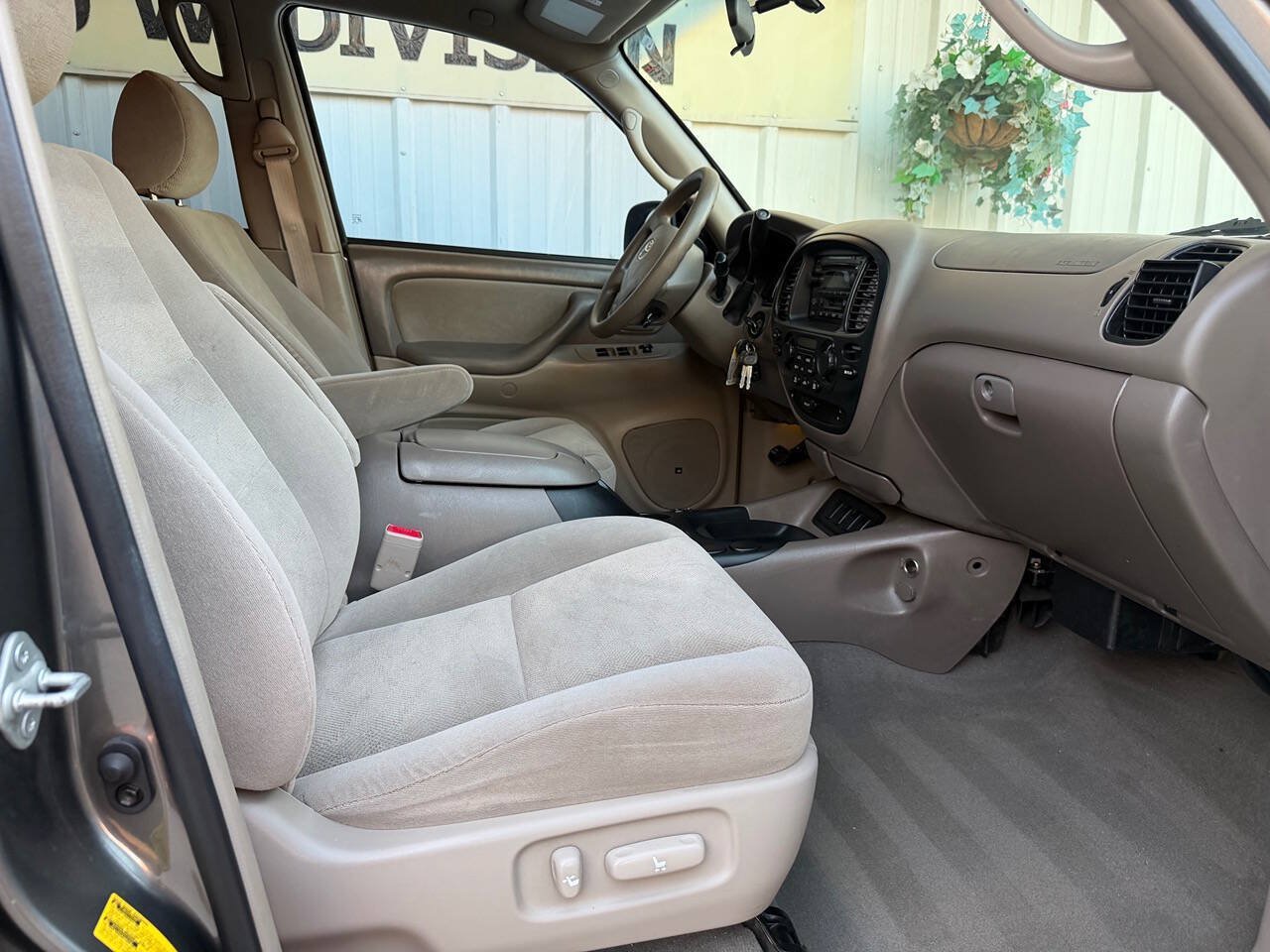 Used 2005 Toyota Sequoia SR5 w/ Towing Pkg RWD image 11