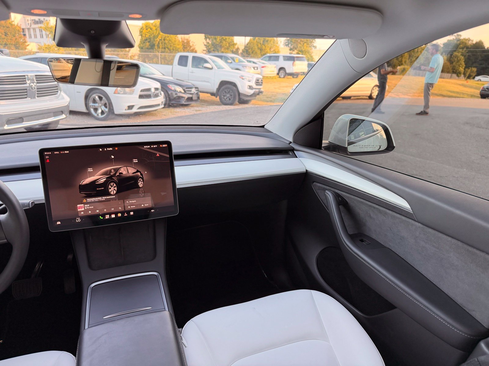 Used 2023 Tesla Model Y Long Range AWD/4WD image 32