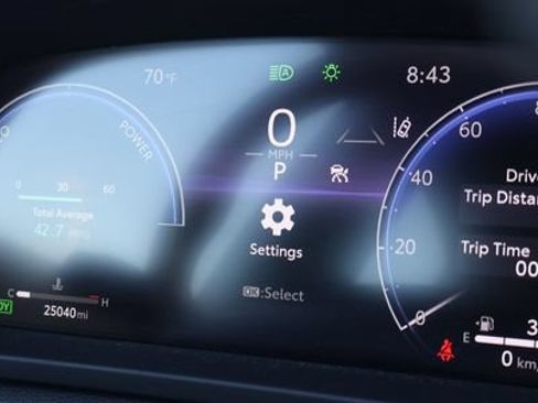 Used 2023 Toyota Crown AWD/4WD image 10