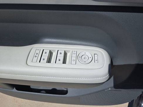 Used 2025 Hyundai Santa Fe Limited FWD image 29
