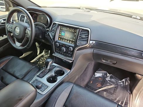 Used 2017 Jeep Grand Cherokee Trailhawk w/ Trailhawk Luxury Group AWD/4WD image 29
