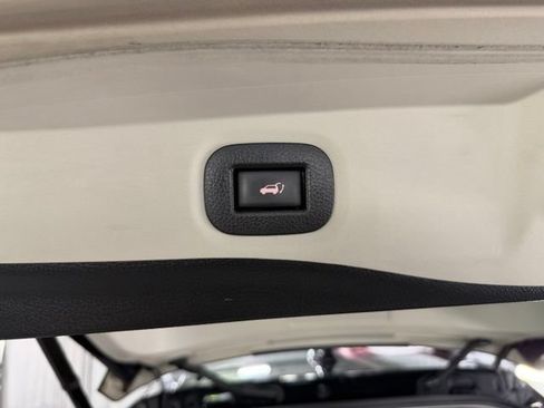 Used 2018 Nissan Rogue SV w/ Sun & Sound Touring Package AWD/4WD image 19