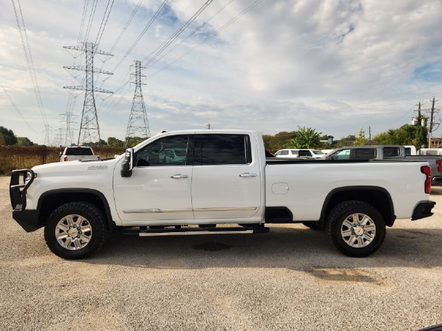 Used 2025 Chevrolet Silverado 3500 High Country w/ Technology Package AWD/4WD image 4