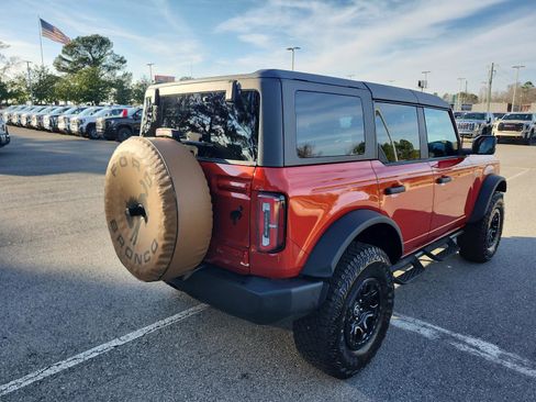 Used 2024 Ford Bronco Wildtrak image 3